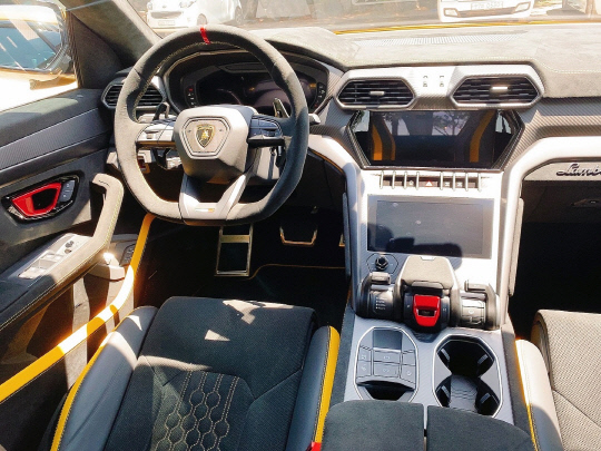 람보르기니 우루스 퍼포만테. 장우진 기자